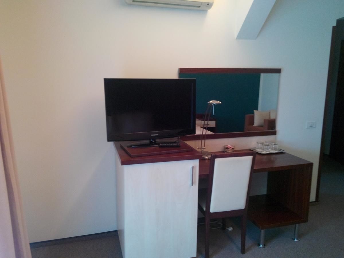 Отель Hotel Baneasa Parc Бухарест-29