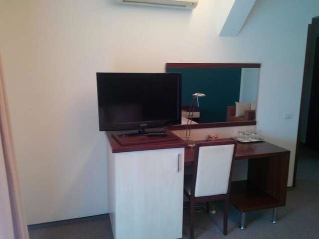 Отель Hotel Baneasa Parc Бухарест-28